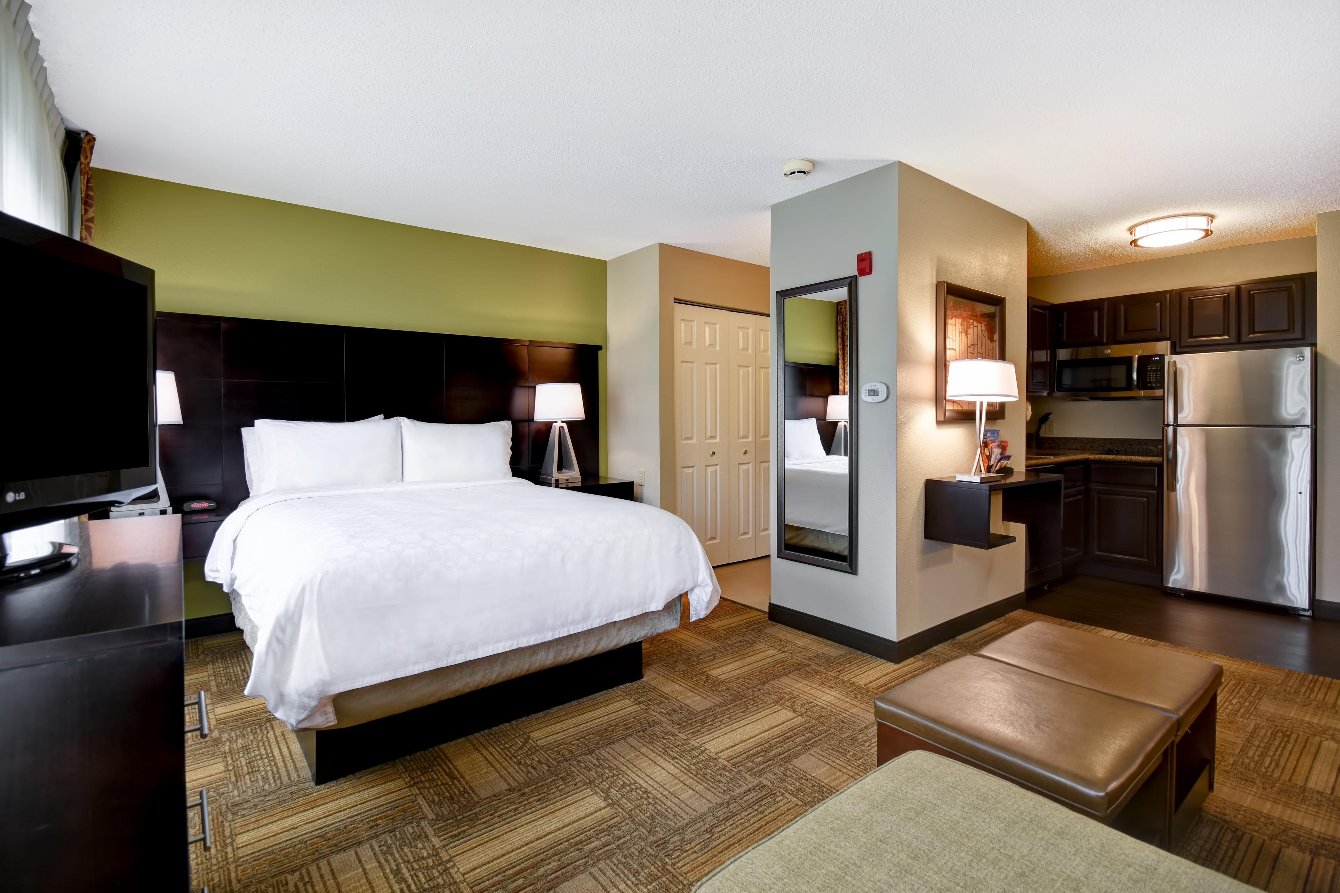 Staybridge Suites Grand Rapids-Kentwood By Ihg Cascade Екстериор снимка