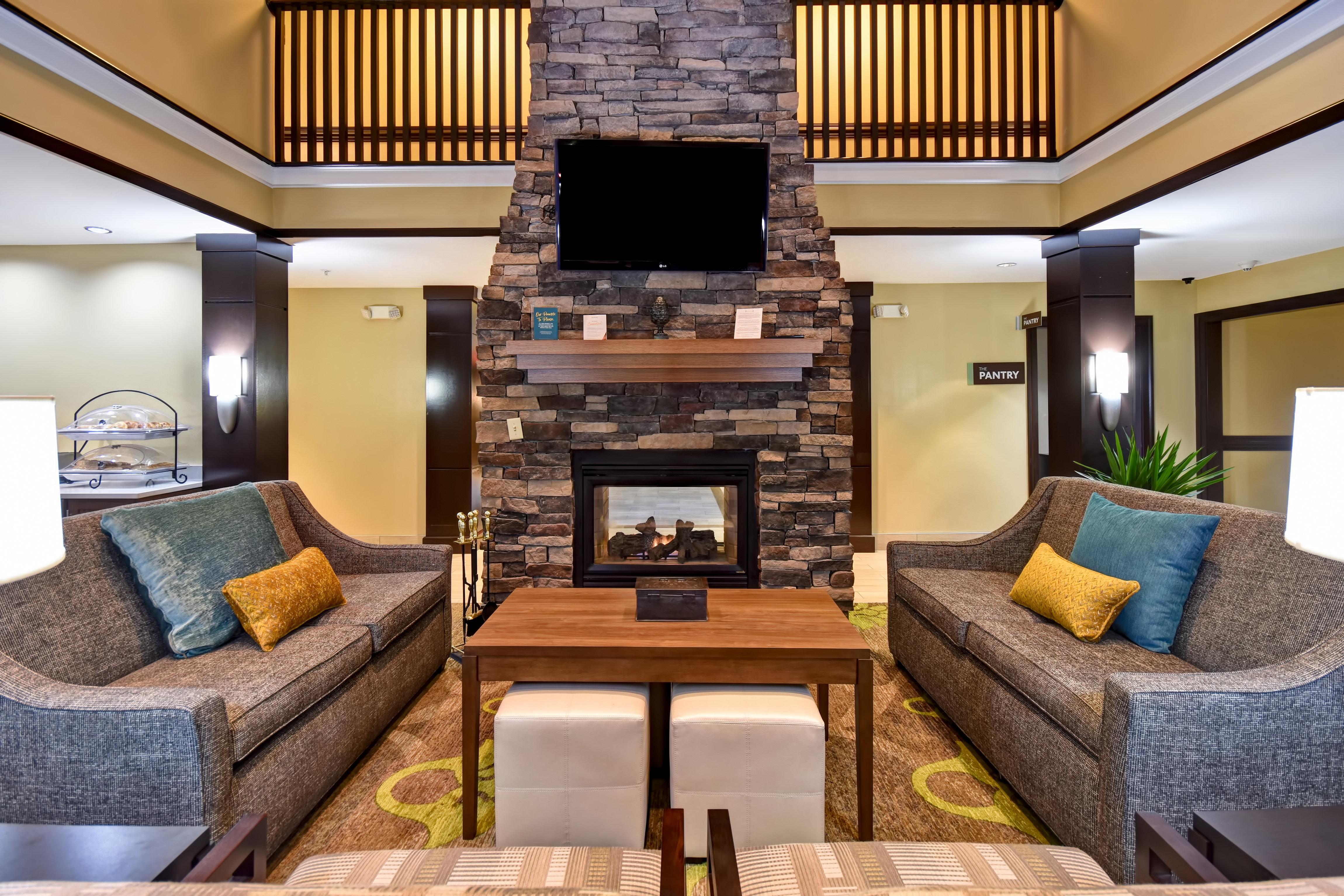 Staybridge Suites Grand Rapids-Kentwood By Ihg Cascade Екстериор снимка
