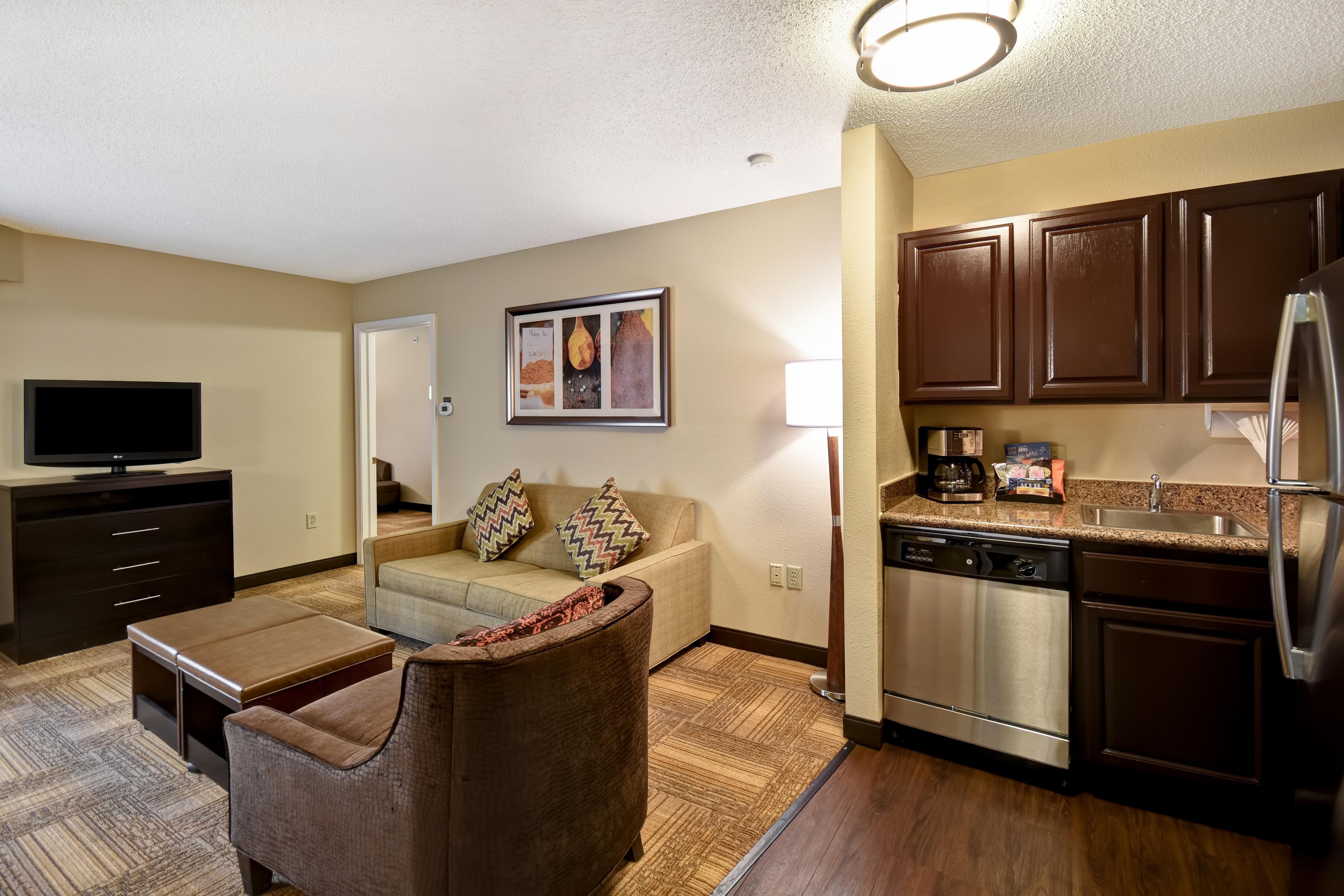 Staybridge Suites Grand Rapids-Kentwood By Ihg Cascade Екстериор снимка