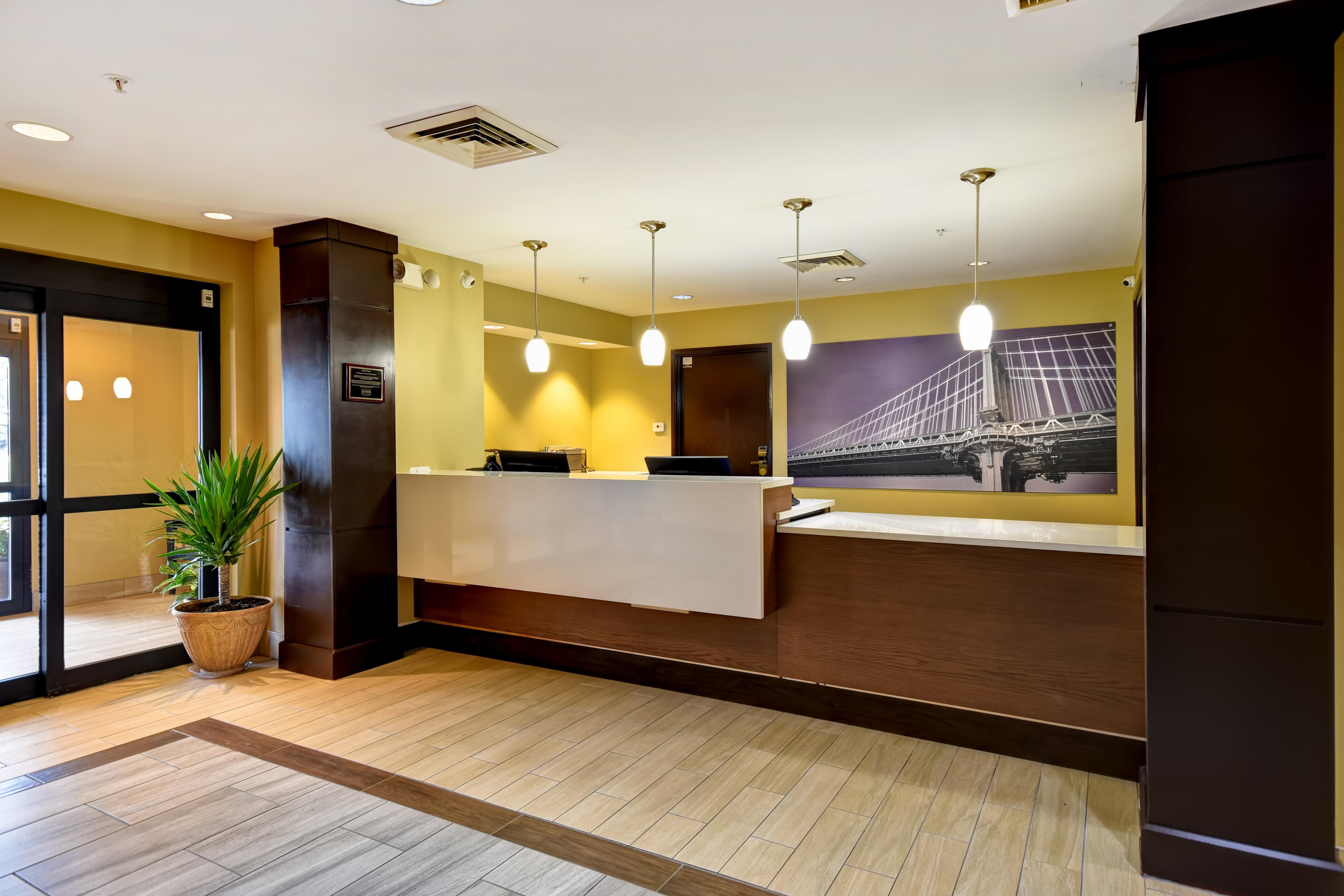 Staybridge Suites Grand Rapids-Kentwood By Ihg Cascade Екстериор снимка